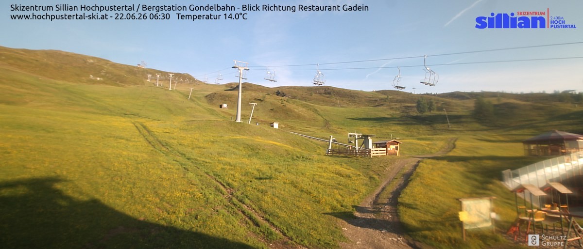 Archiv Foto Webcam Bergstation Gondelbahn in Sillian