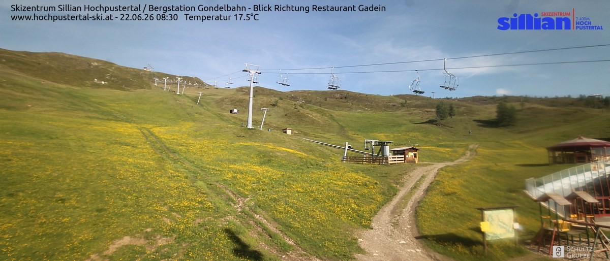 Archiv Foto Webcam Bergstation Gondelbahn in Sillian