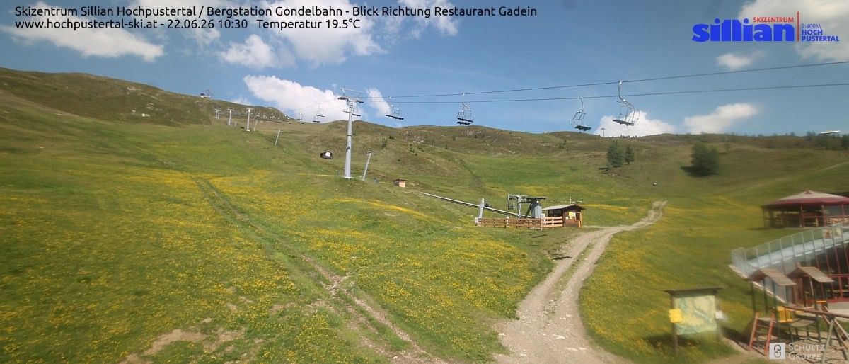 Archiv Foto Webcam Bergstation Gondelbahn in Sillian