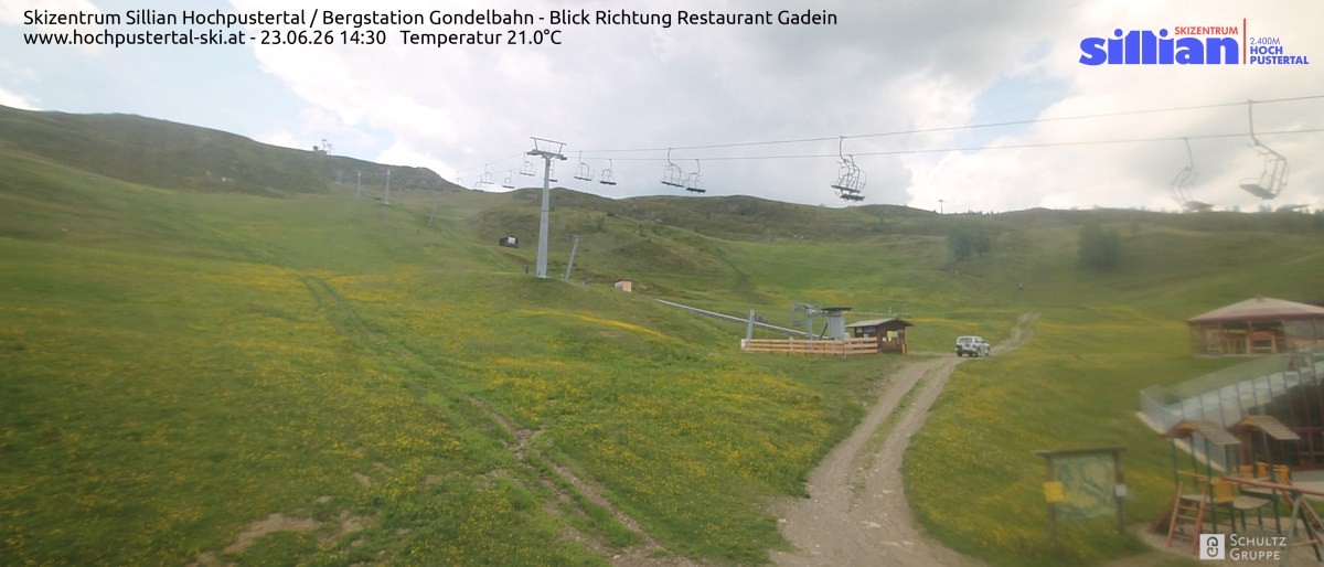 Archiv Foto Webcam Bergstation Gondelbahn in Sillian