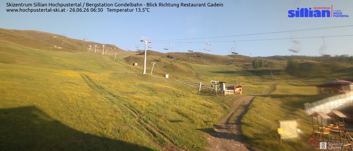 Archiv Foto Webcam Bergstation Gondelbahn in Sillian