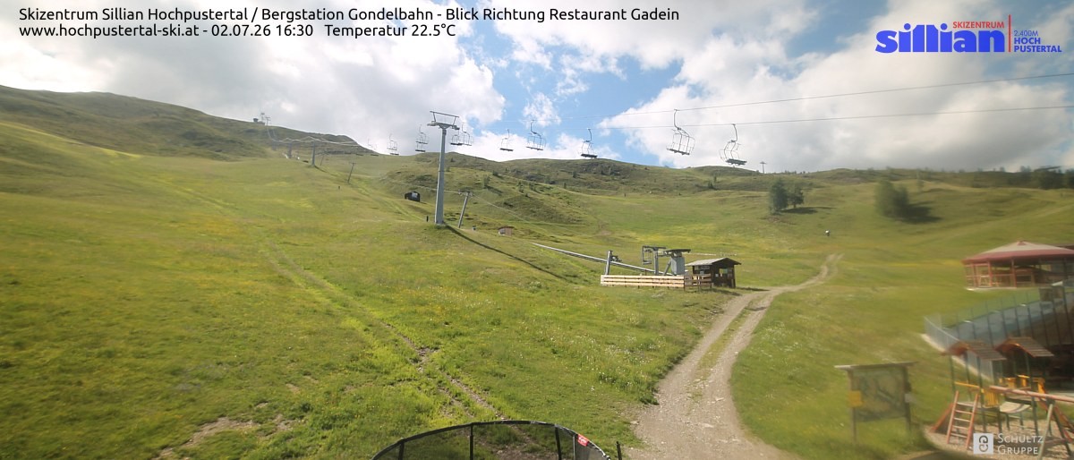 Archiv Foto Webcam Bergstation Gondelbahn in Sillian