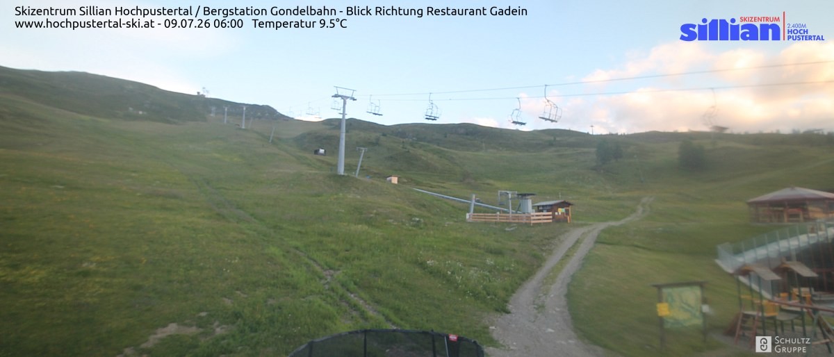Archiv Foto Webcam Bergstation Gondelbahn in Sillian