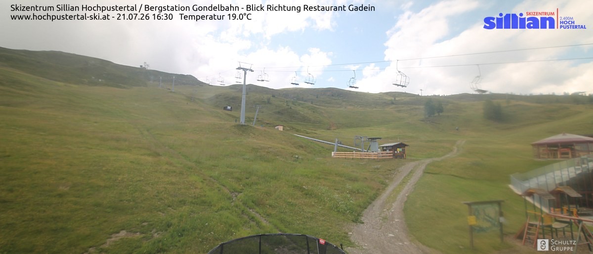 Archiv Foto Webcam Bergstation Gondelbahn in Sillian