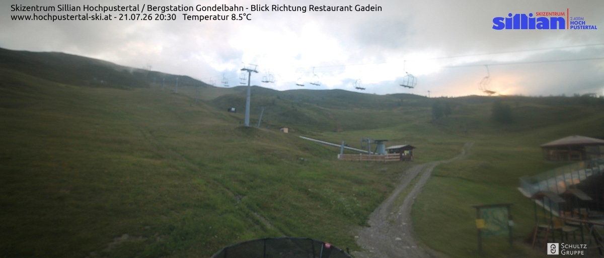 Archiv Foto Webcam Bergstation Gondelbahn in Sillian