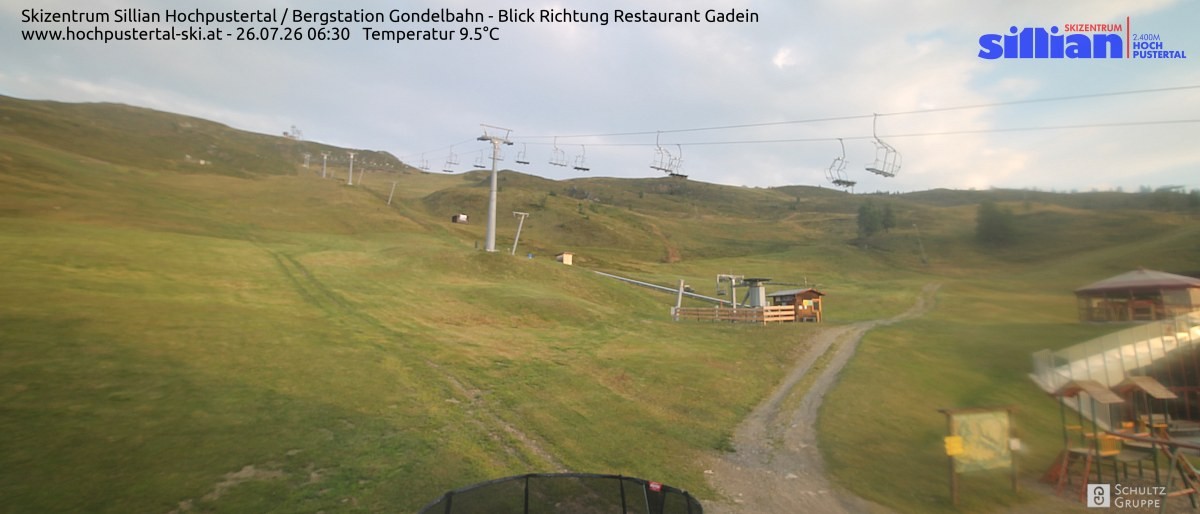 Archiv Foto Webcam Bergstation Gondelbahn in Sillian