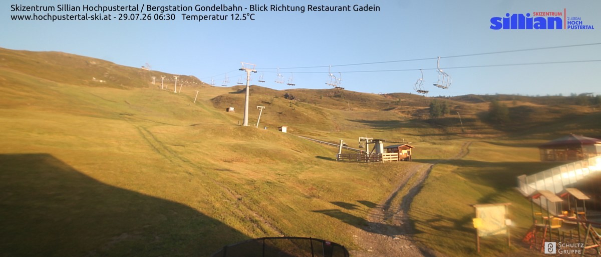 Archiv Foto Webcam Bergstation Gondelbahn in Sillian
