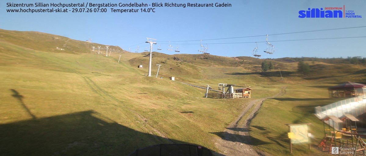 Archiv Foto Webcam Bergstation Gondelbahn in Sillian