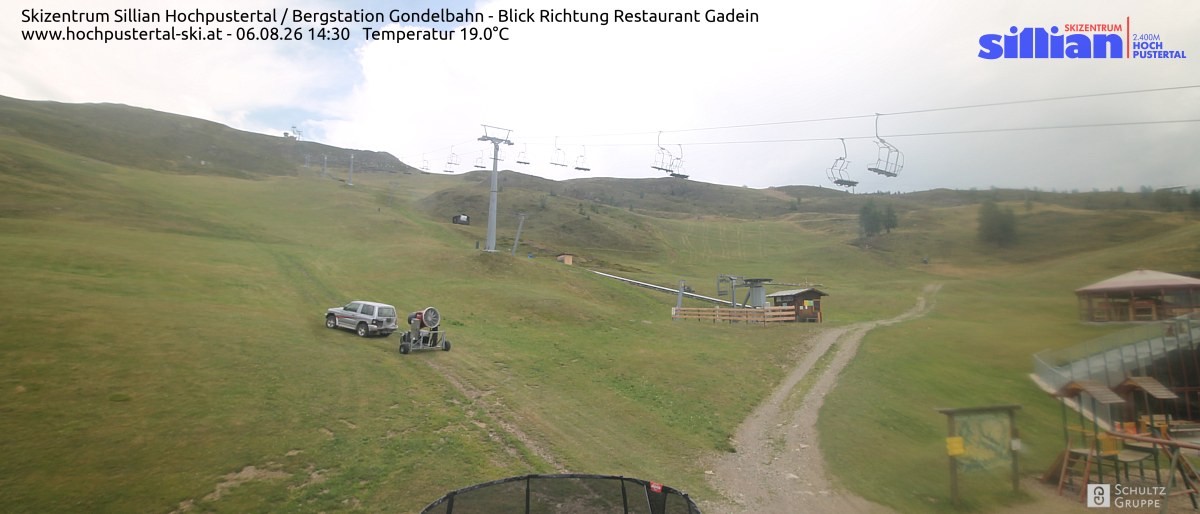 Archiv Foto Webcam Bergstation Gondelbahn in Sillian