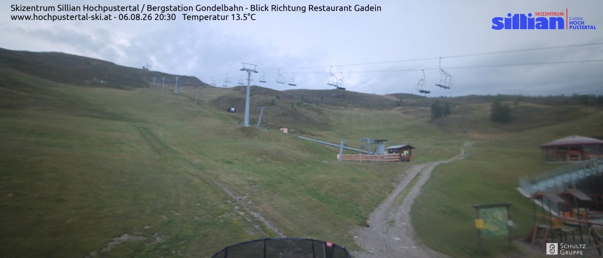 Archiv Foto Webcam Bergstation Gondelbahn in Sillian