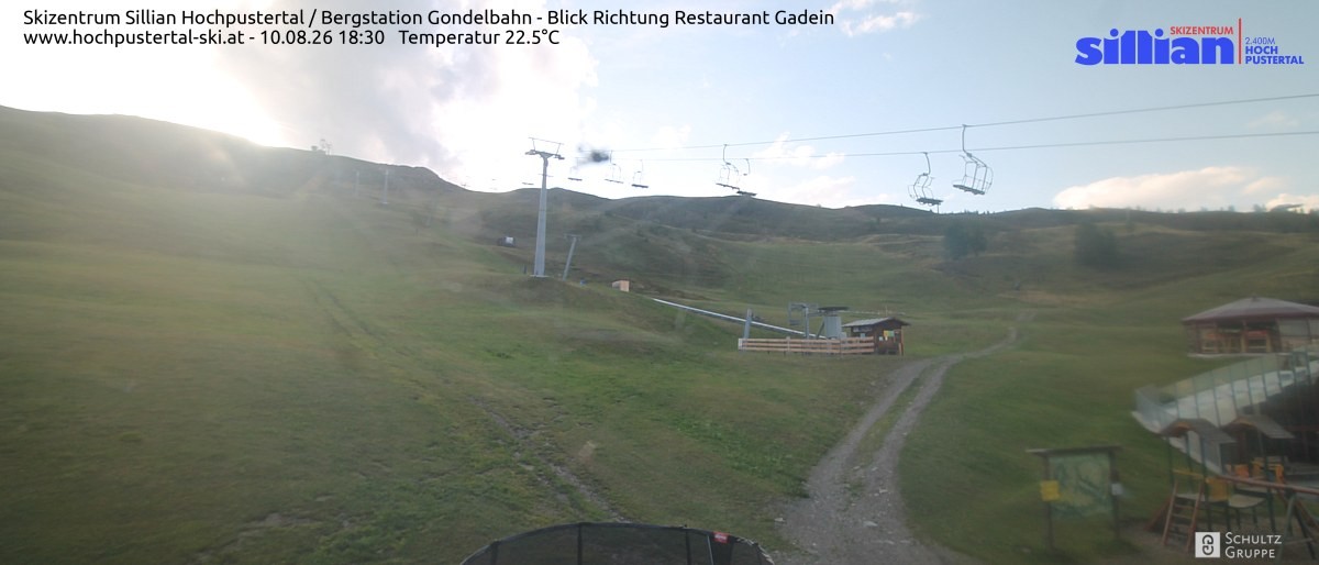 Archiv Foto Webcam Bergstation Gondelbahn in Sillian