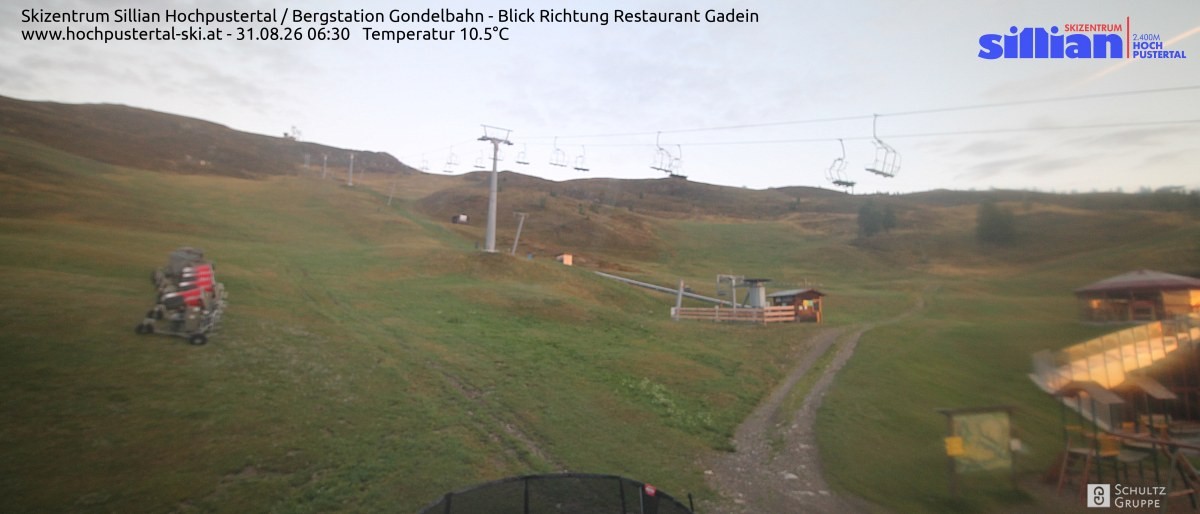 Archiv Foto Webcam Bergstation Gondelbahn in Sillian
