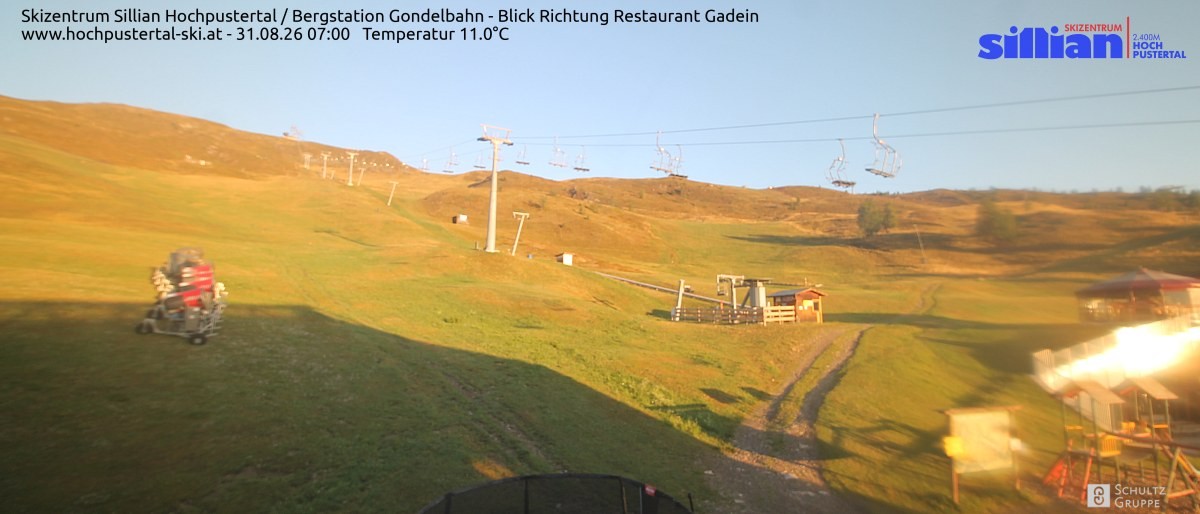 Archiv Foto Webcam Bergstation Gondelbahn in Sillian
