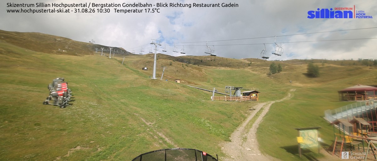 Archiv Foto Webcam Bergstation Gondelbahn in Sillian