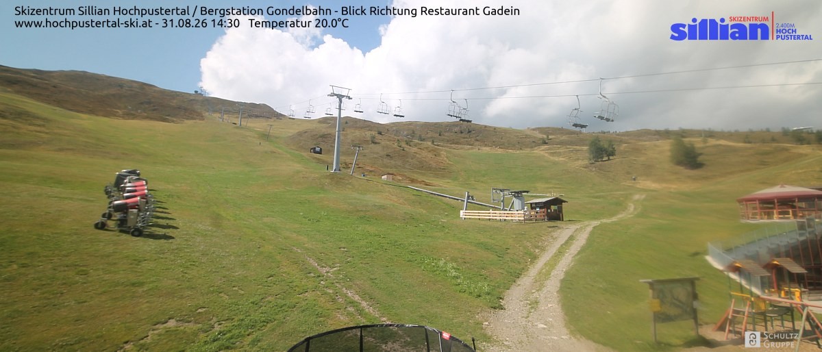 Archiv Foto Webcam Bergstation Gondelbahn in Sillian