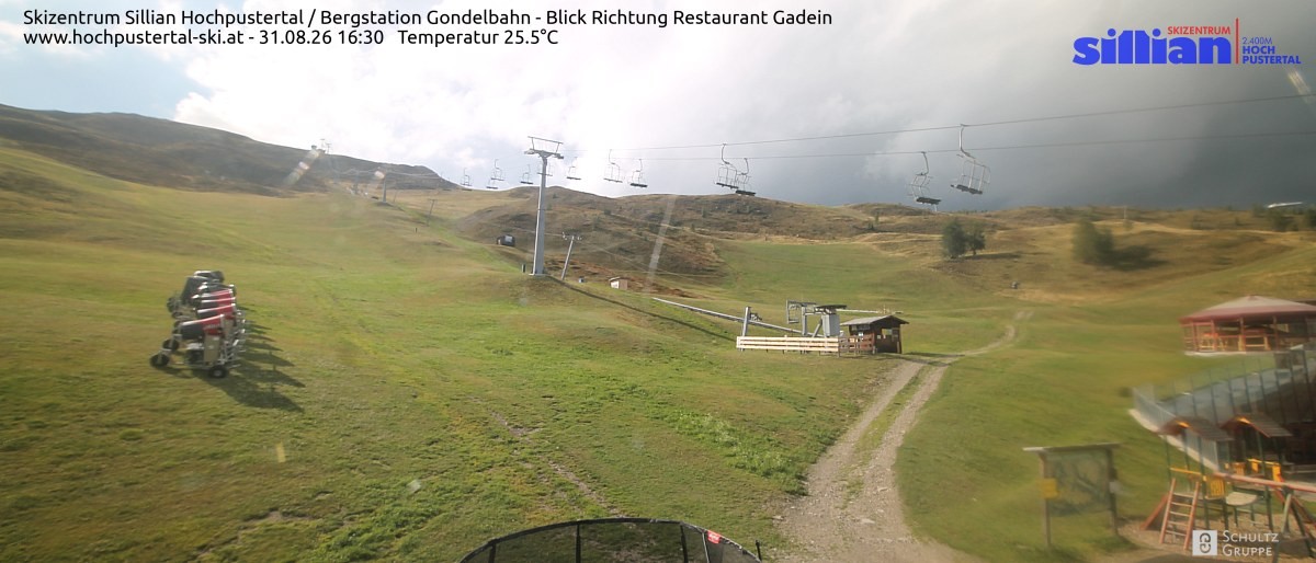 Archiv Foto Webcam Bergstation Gondelbahn in Sillian