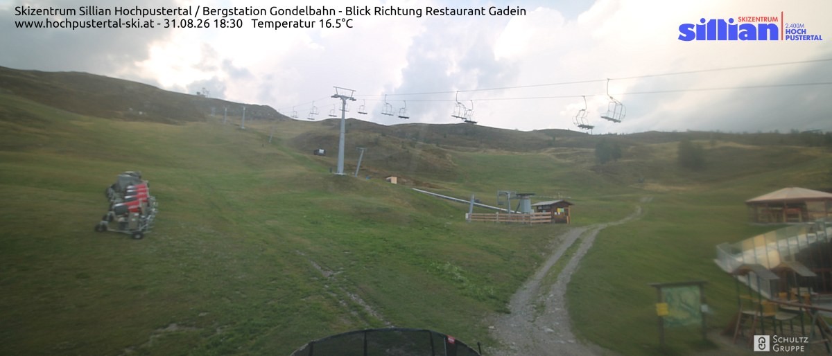 Archiv Foto Webcam Bergstation Gondelbahn in Sillian