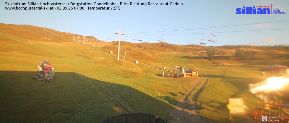 Archiv Foto Webcam Bergstation Gondelbahn in Sillian