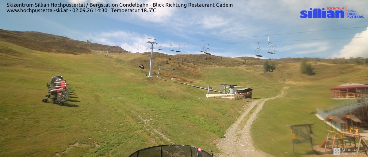 Archiv Foto Webcam Bergstation Gondelbahn in Sillian