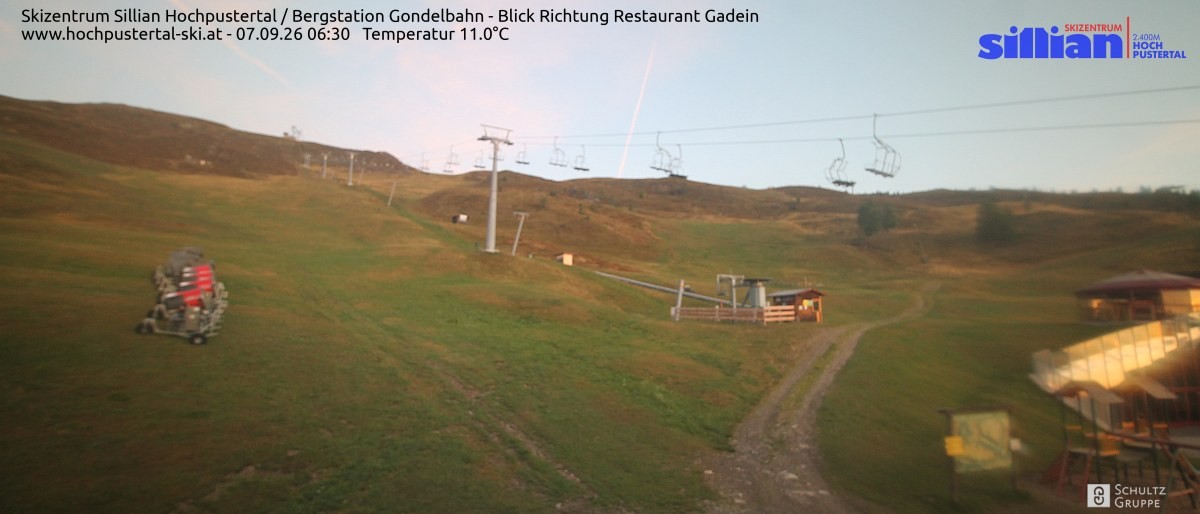 Archiv Foto Webcam Bergstation Gondelbahn in Sillian