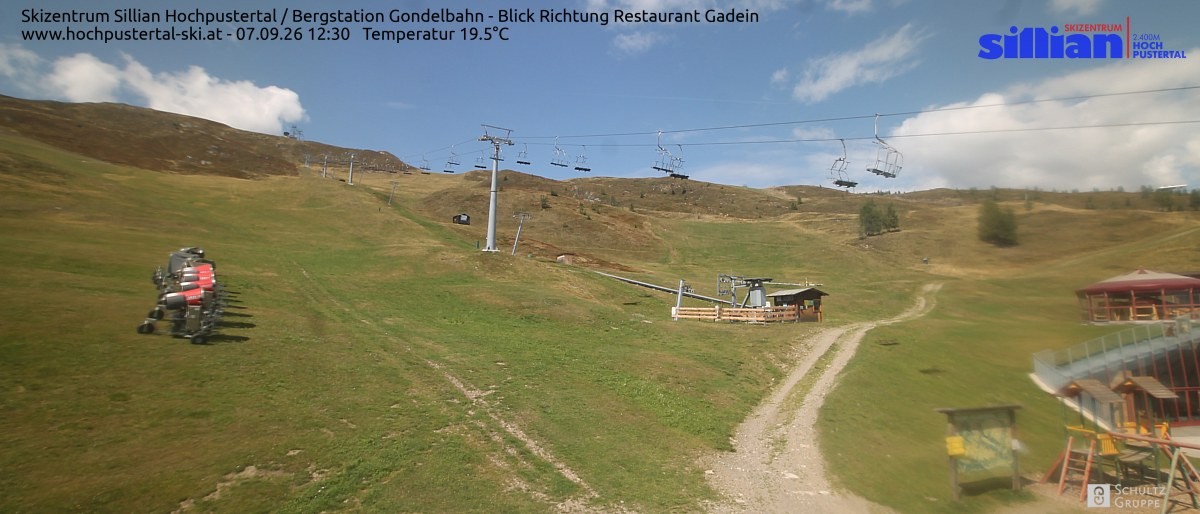 Archiv Foto Webcam Bergstation Gondelbahn in Sillian