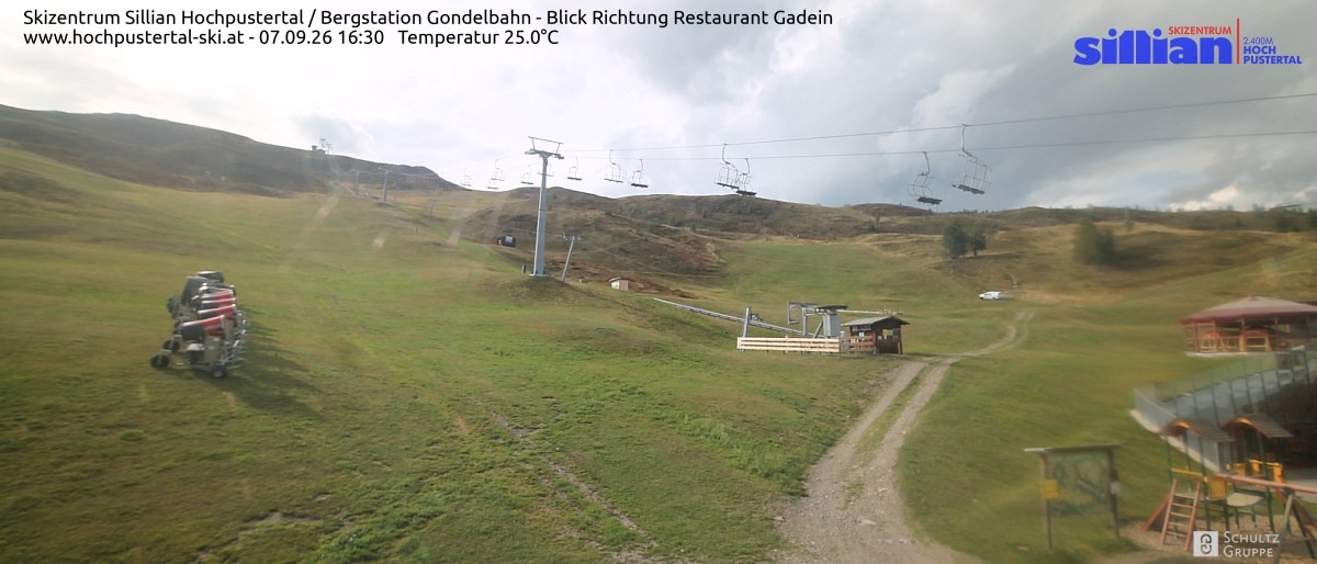 Archiv Foto Webcam Bergstation Gondelbahn in Sillian