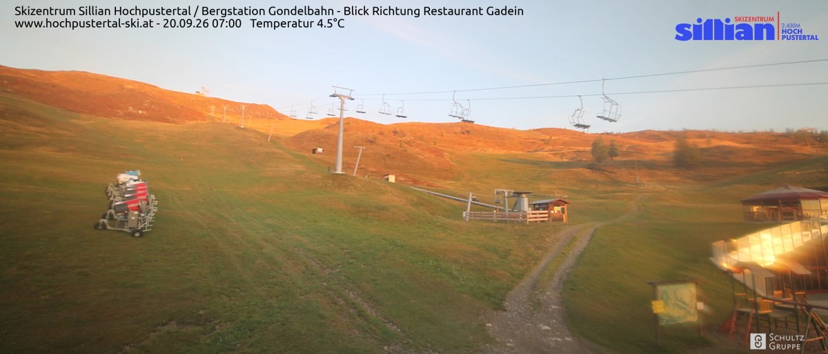 Archiv Foto Webcam Bergstation Gondelbahn in Sillian