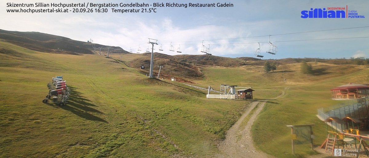Archiv Foto Webcam Bergstation Gondelbahn in Sillian