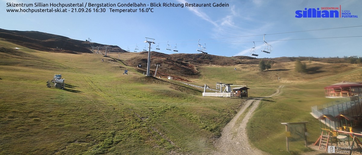 Archiv Foto Webcam Bergstation Gondelbahn in Sillian