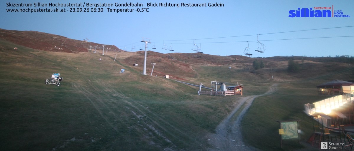 Archiv Foto Webcam Bergstation Gondelbahn in Sillian