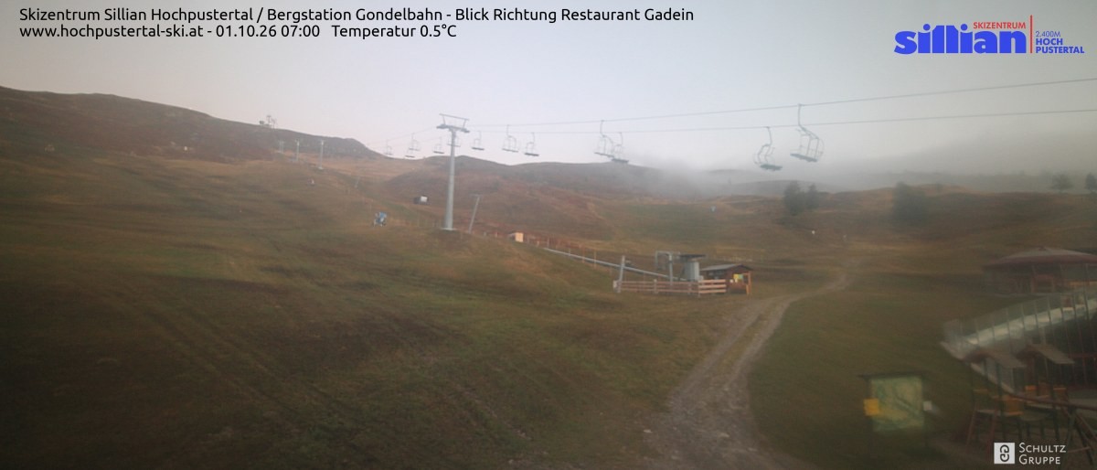Archiv Foto Webcam Bergstation Gondelbahn in Sillian