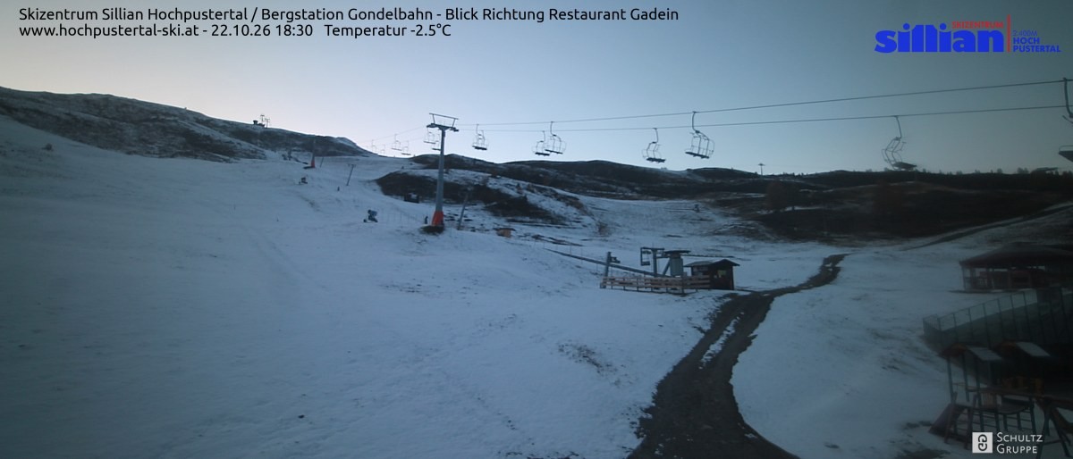Archiv Foto Webcam Bergstation Gondelbahn in Sillian
