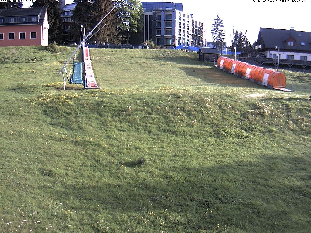 Archived image Webcam Fichtelberg mountain: kid's area