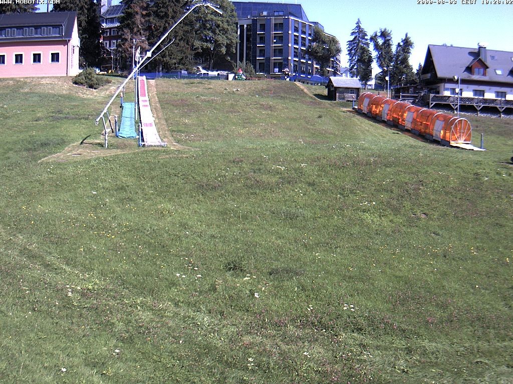 Archived image Webcam Fichtelberg mountain: kid's area