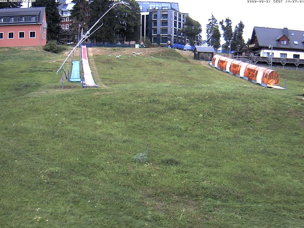 Archived image Webcam Fichtelberg mountain: kid's area