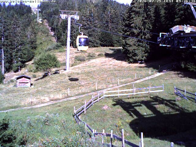 Archived image Webcam Base station of Belchen-Cablecar