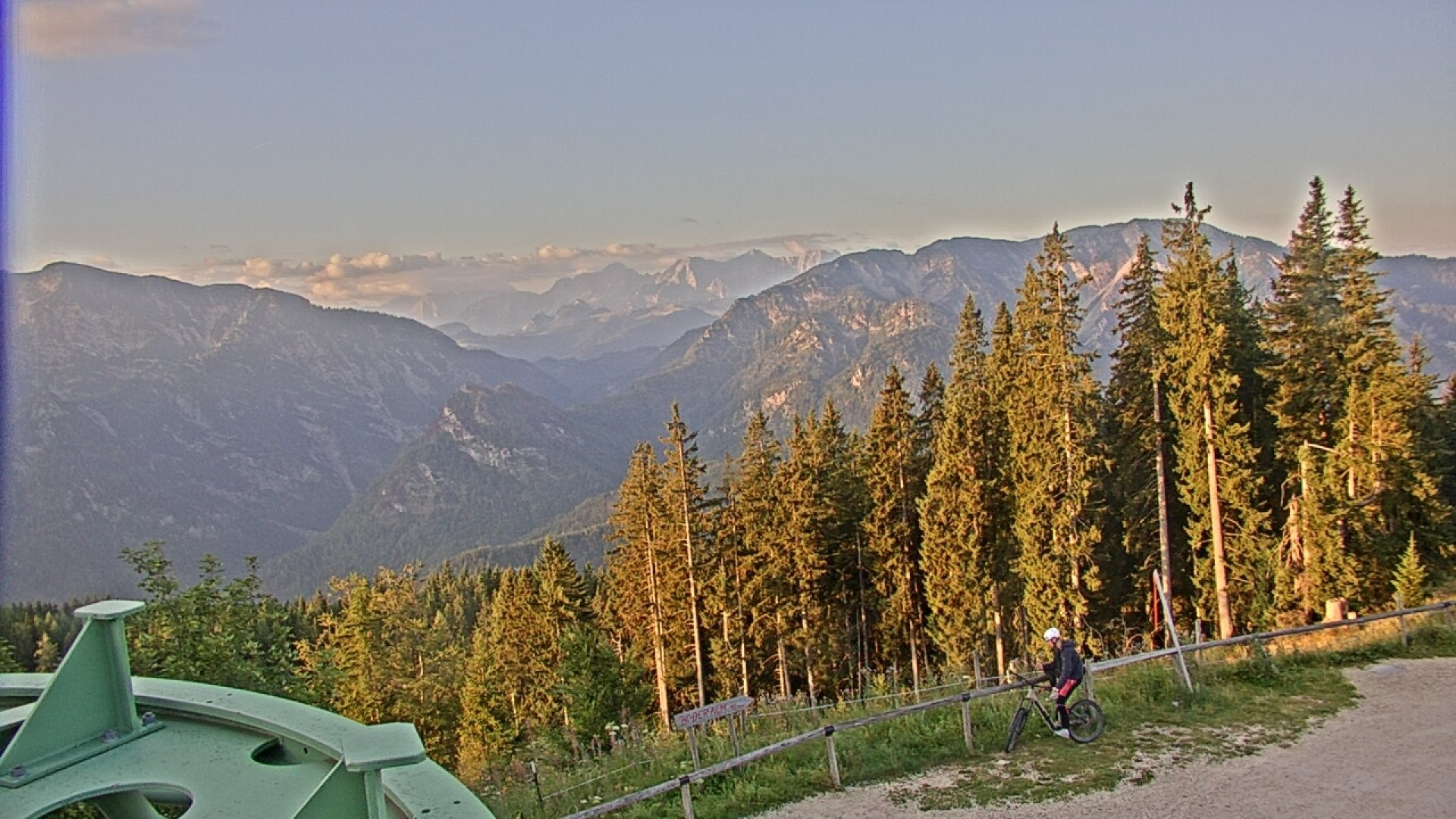 Archiv Foto Webcam Ruhpolding: Bergstation am Unternberg