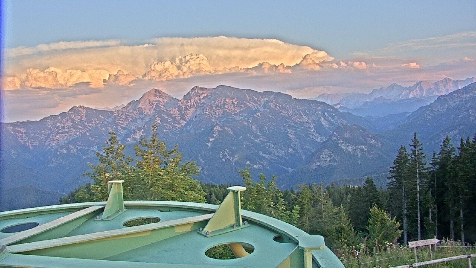 Archiv Foto Webcam Ruhpolding: Bergstation am Unternberg