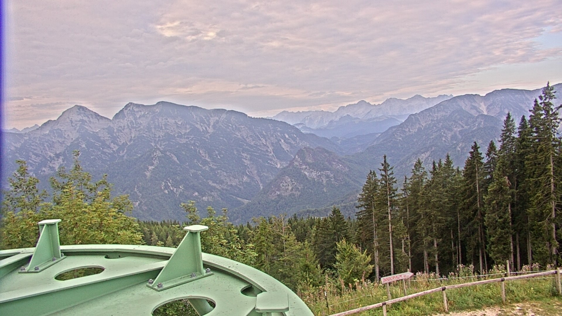 Archiv Foto Webcam Ruhpolding: Bergstation am Unternberg