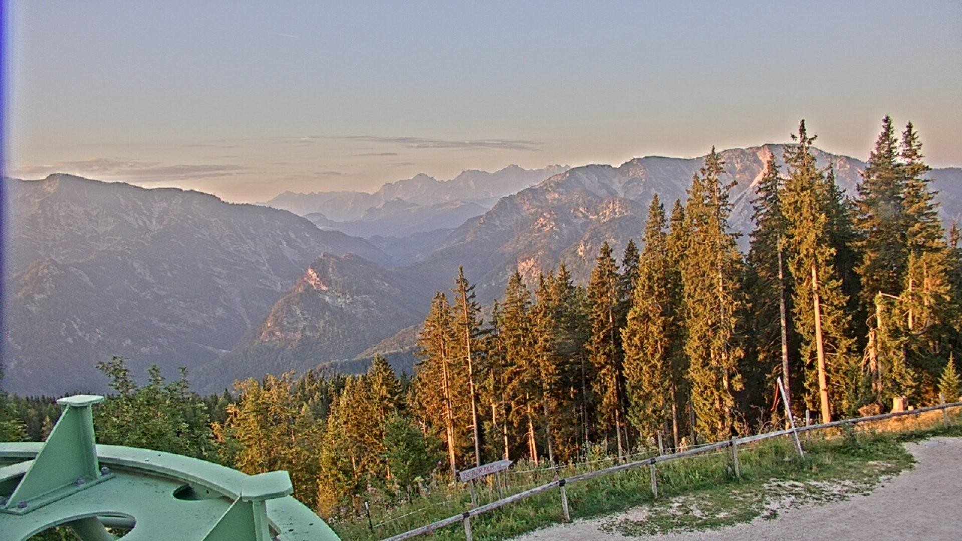 Archiv Foto Webcam Ruhpolding: Bergstation am Unternberg