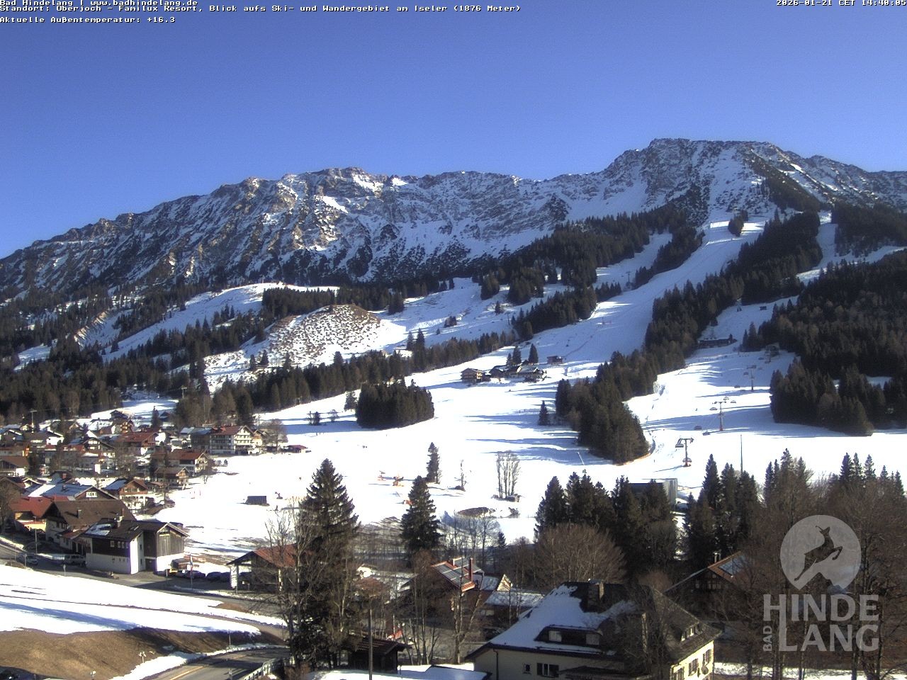 Archived image Webcam View of the kids hotel Oberjoch at the slopes in front