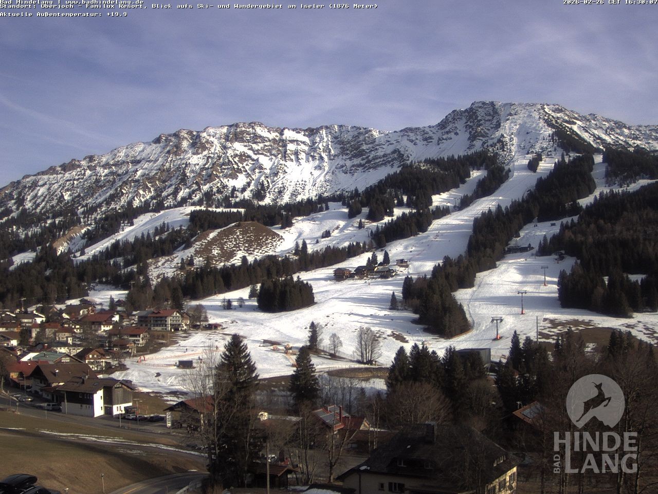 Archived image Webcam View of the kids hotel Oberjoch at the slopes in front