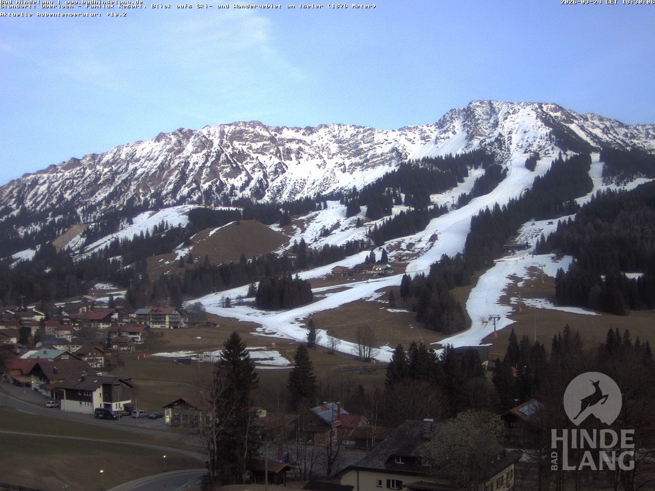 Archived image Webcam View of the kids hotel Oberjoch at the slopes in front