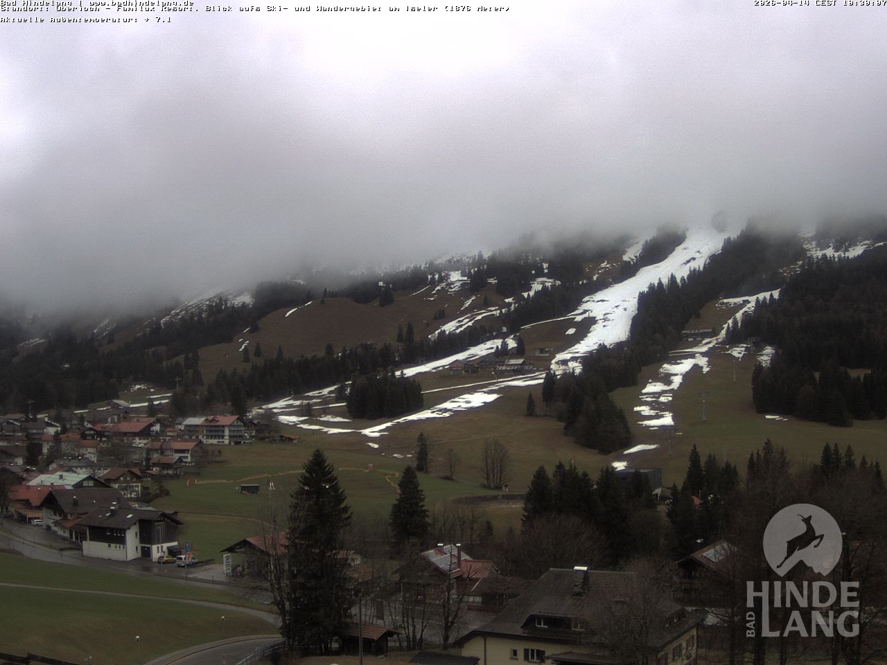 Archived image Webcam View of the kids hotel Oberjoch at the slopes in front