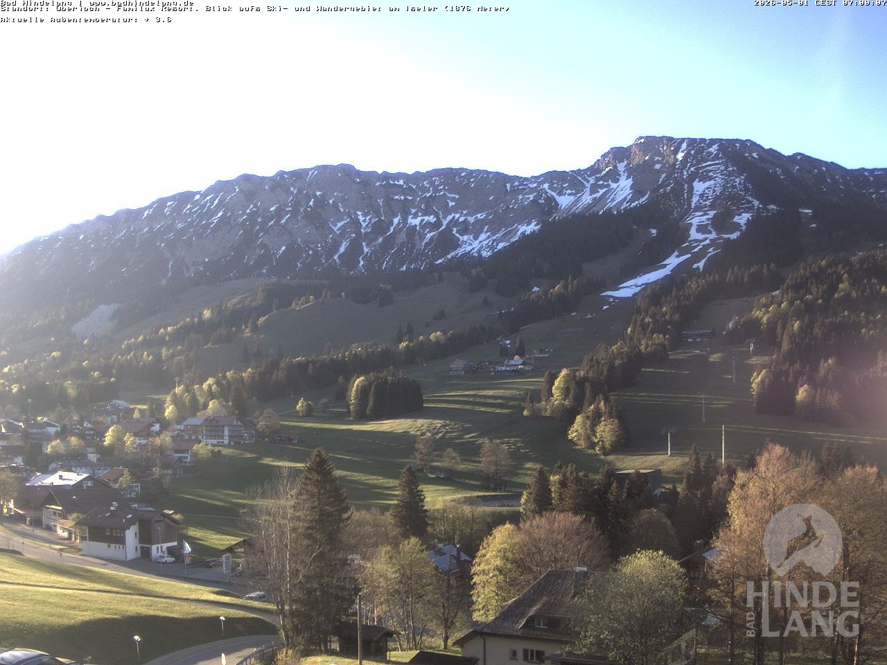 Archived image Webcam View of the kids hotel Oberjoch at the slopes in front