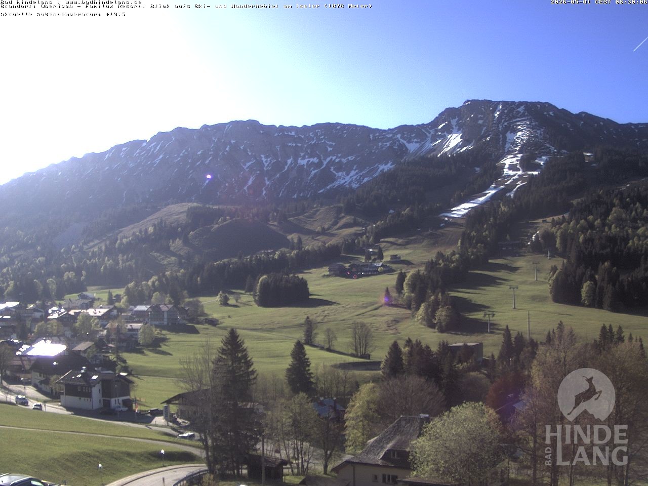 Archived image Webcam View of the kids hotel Oberjoch at the slopes in front