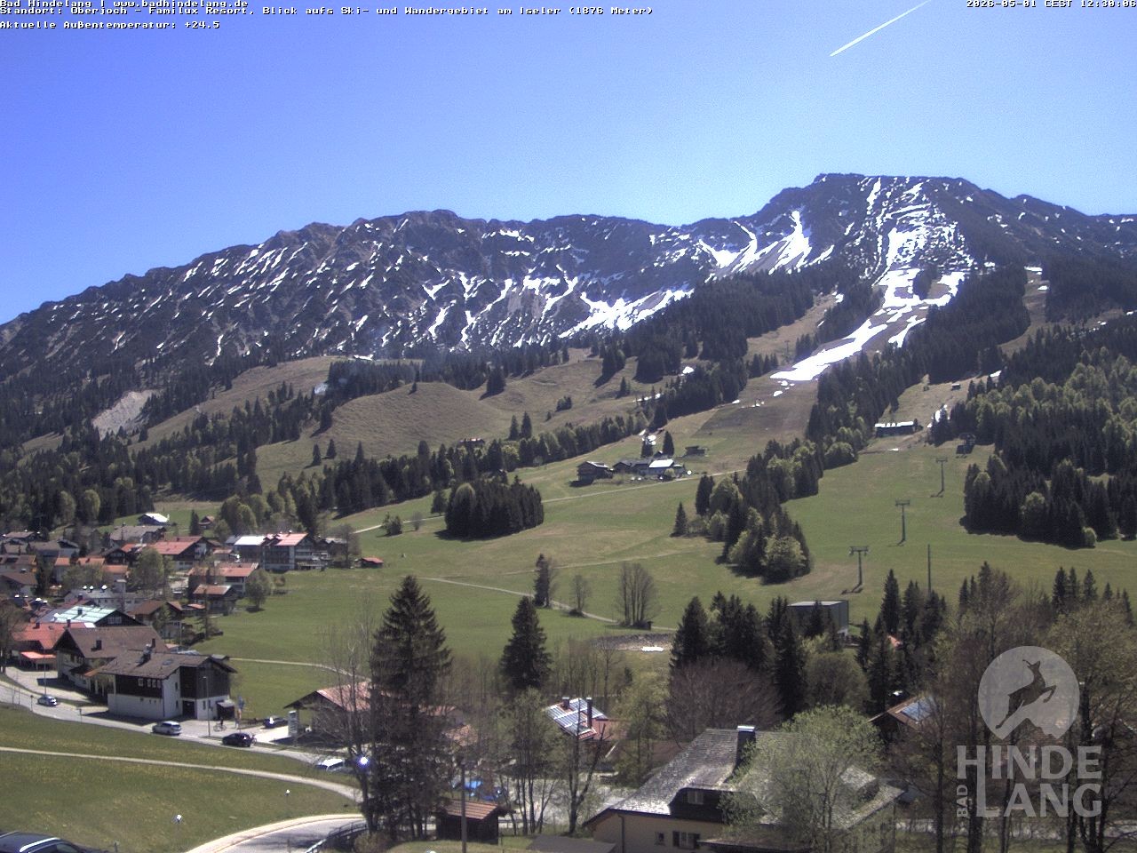 Archived image Webcam View of the kids hotel Oberjoch at the slopes in front