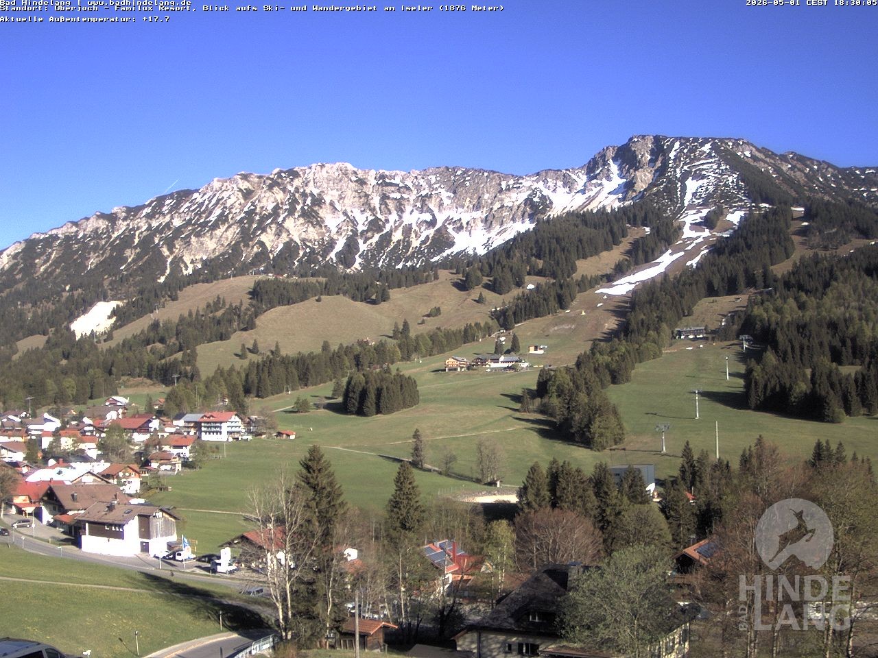 Archived image Webcam View of the kids hotel Oberjoch at the slopes in front
