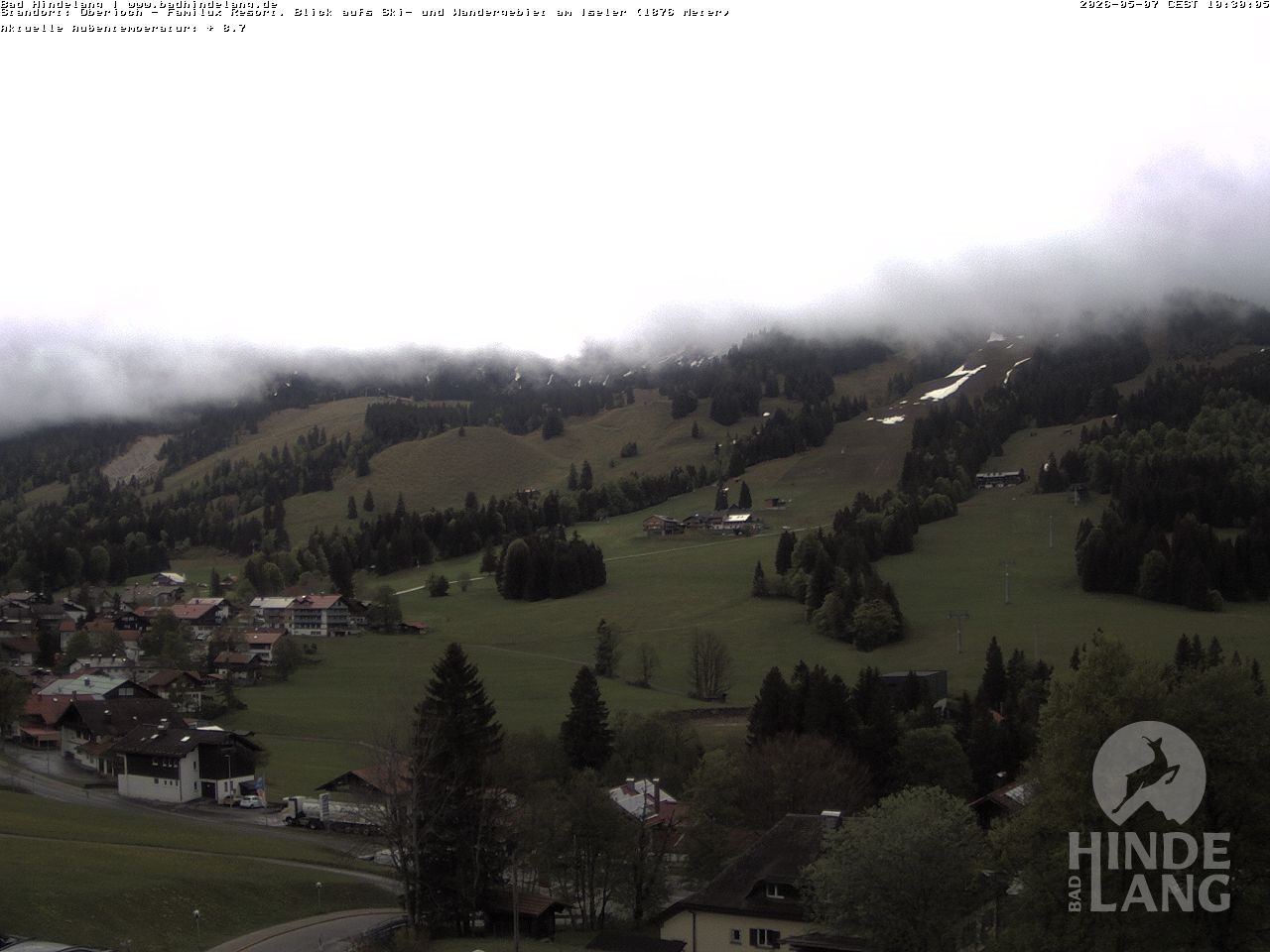 Archived image Webcam View of the kids hotel Oberjoch at the slopes in front
