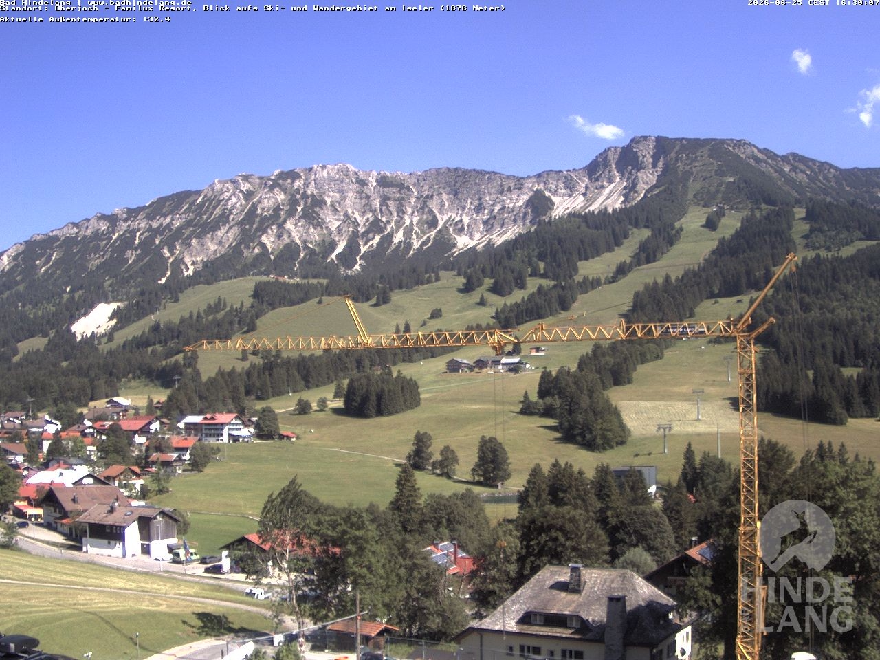 Archived image Webcam View of the kids hotel Oberjoch at the slopes in front